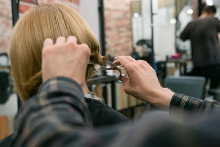 Coupe papillon : le dégradé volumineux qui revient (et comment bien la demander)