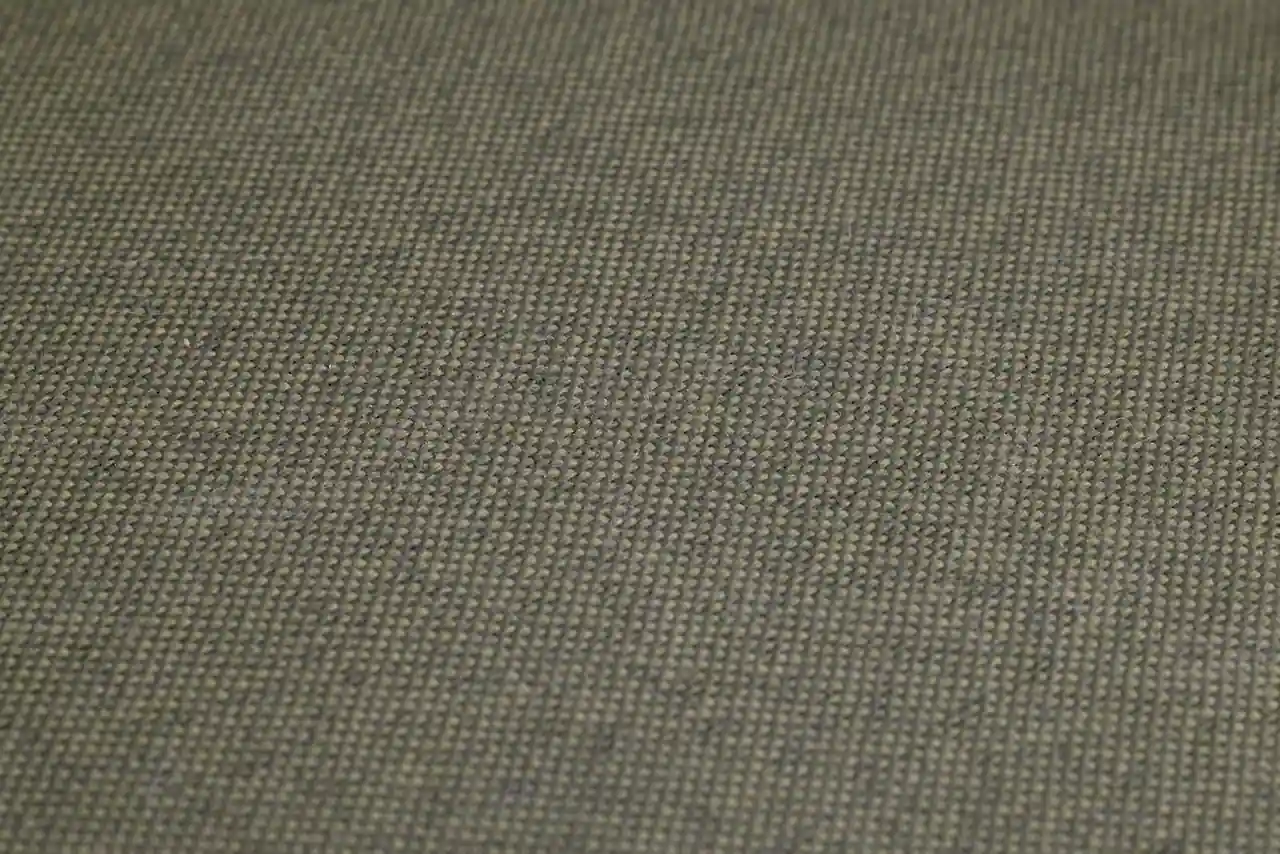 Illustration : Couleur kaki : nuances, associations et place en mode comme en déco