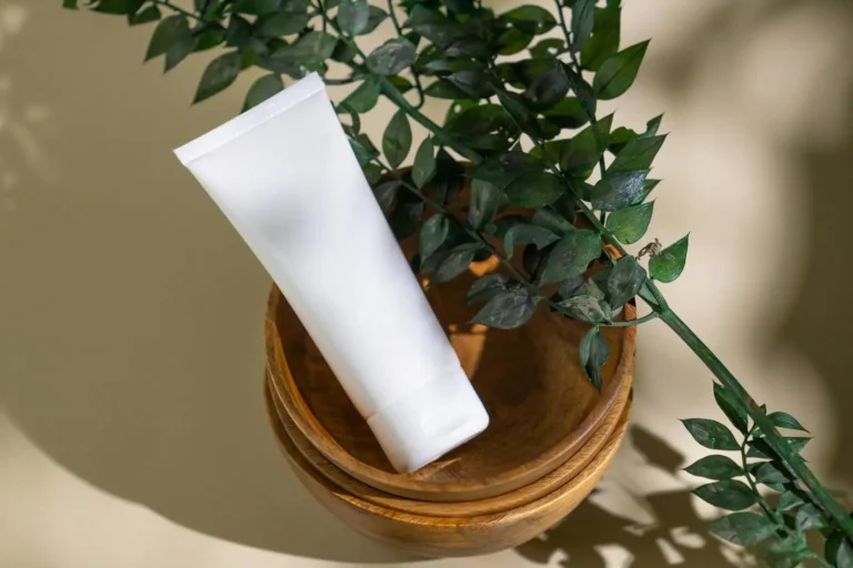 Maquillage bio : ce que ça veut vraiment dire, comment choisir et bien l&rsquo;utiliser