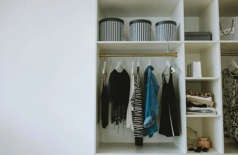 Garde-robe : la méthode pour la composer et l&rsquo;organiser