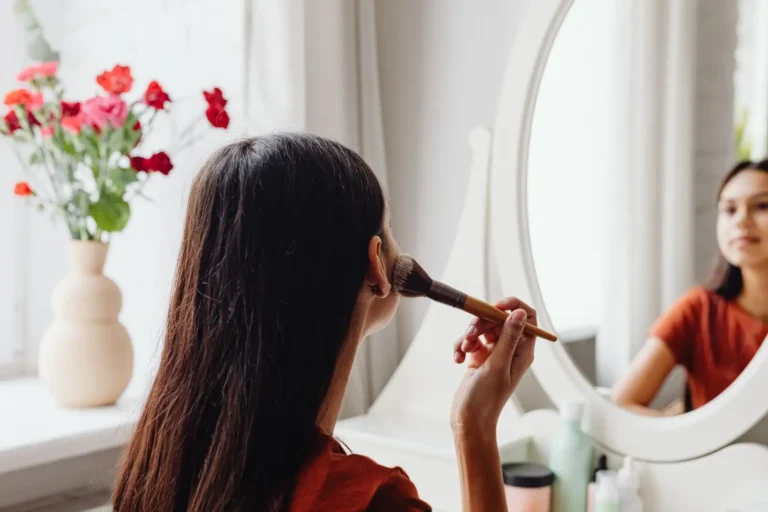 Tuto maquillage : le pas-à-pas pour un résultat naturel