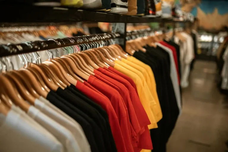 Vêtements pas cher : bien s&rsquo;habiller sans se ruiner