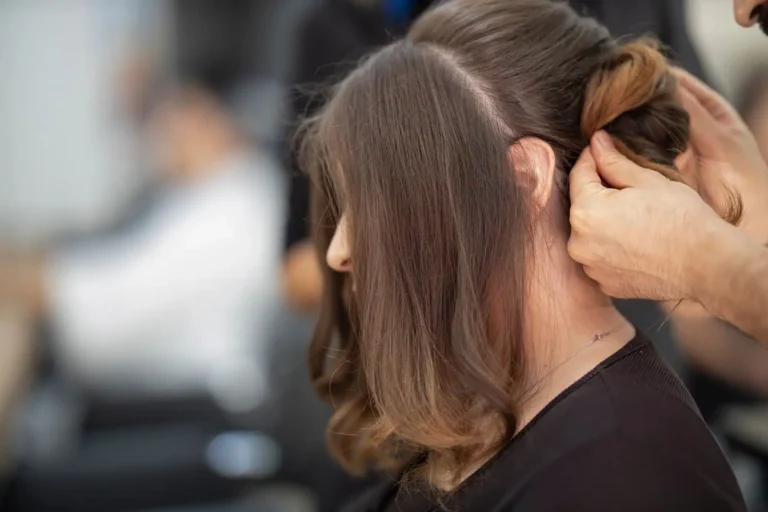 Coiffure mi-longue tendance : les coupes et à qui elles vont
