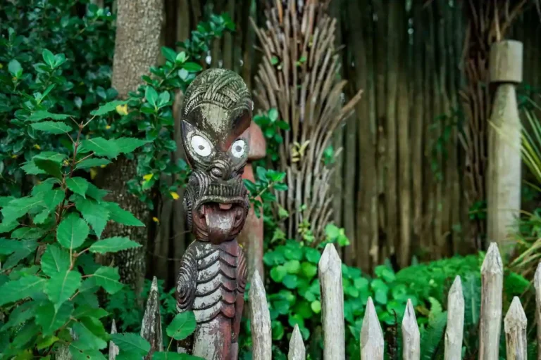 Culture néo-zélandaise : le monde maori et l&rsquo;art de vivre d&rsquo;Aotearoa