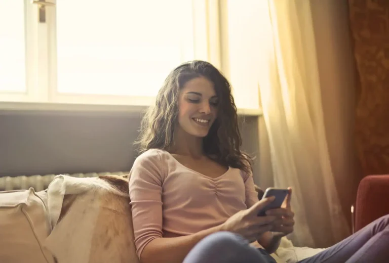 Draguer par SMS : créer l&rsquo;envie sans phrases toutes faites