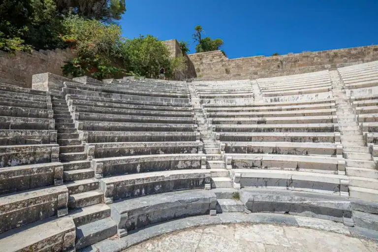 Concert au Théâtre antique d&rsquo;Orange : le mur, le son et la place