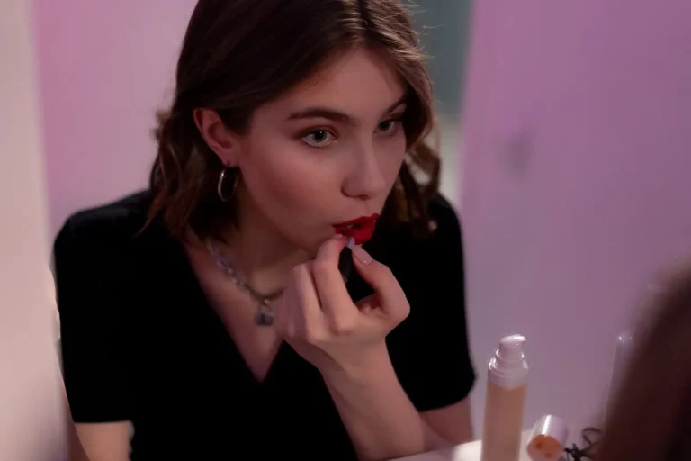 Maquillage simple pour une soirée : la méthode en quinze minutes
