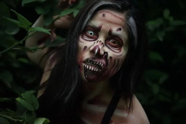 Maquillage zombie : la texture et le teint avant le faux sang
