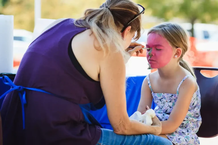 Maquillage d&rsquo;ours : la méthode qui tient en trois valeurs de brun