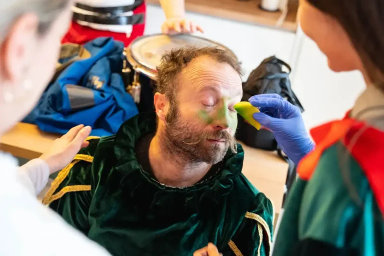Maquillage Hulk : réussir un vert couvrant, du visage aux mains