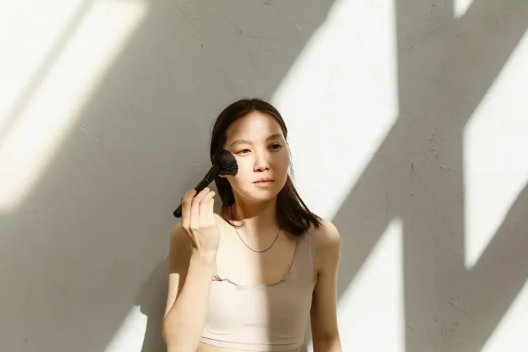 Maquillage japonais : les quatre gestes qui le distinguent du coréen